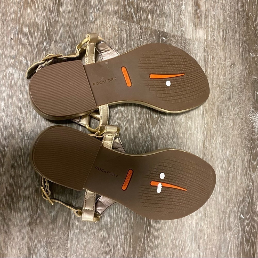 Rockport | Total Motion Zosia Thong Sandals In Gold Leather Size 7 NEW - Picture 12 of 13